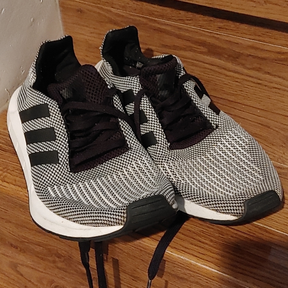 Shoe